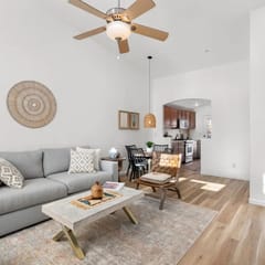 2BR Serene Red Rock Retreat - Hot Tub & Nice Views