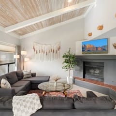 2BR Sedona Escape with Workspace & Pool Access