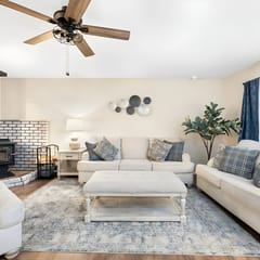 Game-Filled Haven: Spacious Cottonwood Retreat
