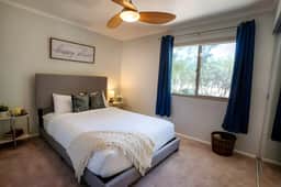 Mesa Getaway, 2 BR Condo, Central Location, Pool!