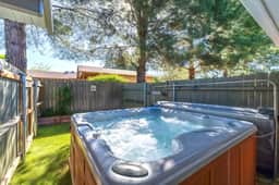 Relaxing Cottonwood Stay: Near Vineyards - Hot Tub
