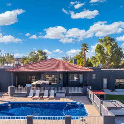 Outdoor Oasis with Views! - 3BR, Pool, Hot tub, Grill