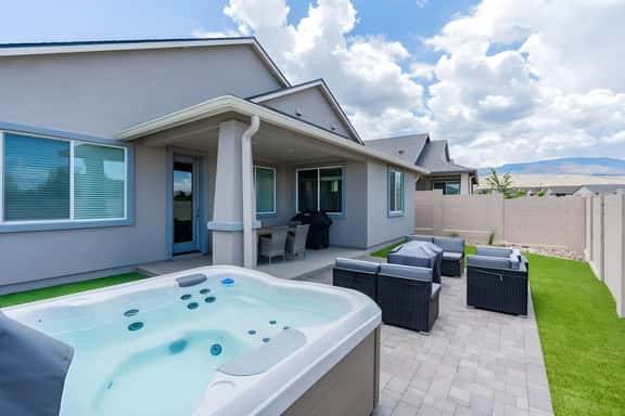 Stylish Revival Retreat - Hot tub & Fire pit - Image 1