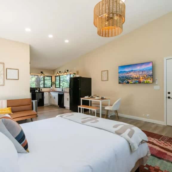 Cactus Casita: Prime Location, Walk to Trails - Image 1