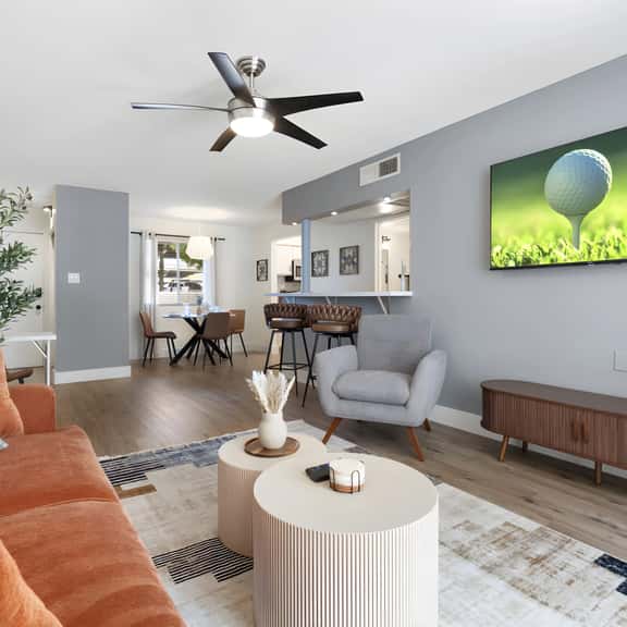 Walk to Old Town | 1BR Condo, Heated Pool & Patio - Image 1