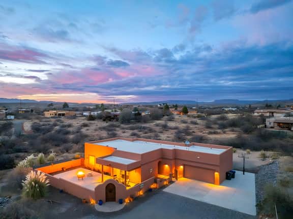 Terracotta Cove - Hot tub, Fire pit, Star gazing