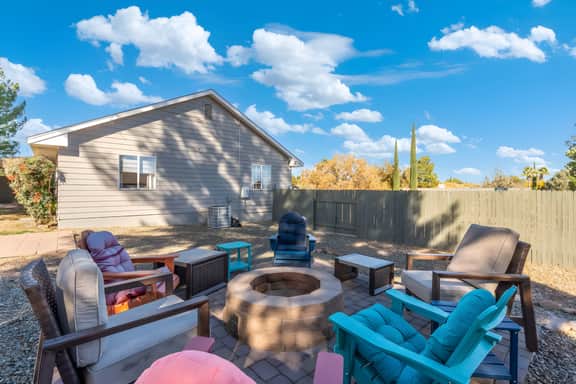Relaxing Cottonwood Stay: Near Vineyards - Hot Tub