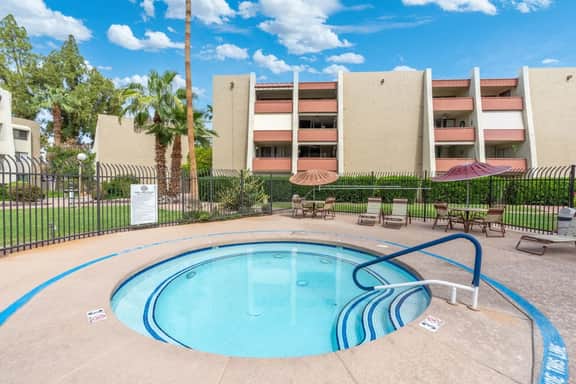 Old Town Scottsdale 1BR Condo | Pool, Spa, WFH