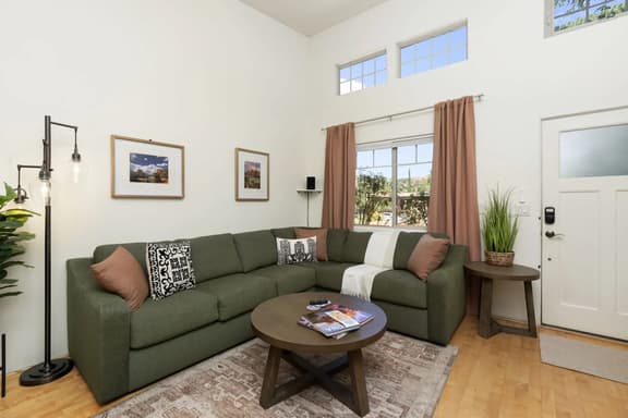 Uptown Sedona Red Rock Charm | Private Patio & Nice Views - Image 1